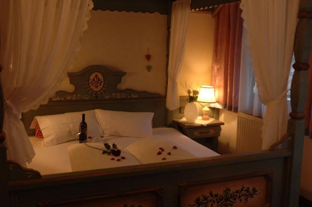 Hotel Gasthaus Schwarzenstein กินสลิง ภายนอก รูปภาพ